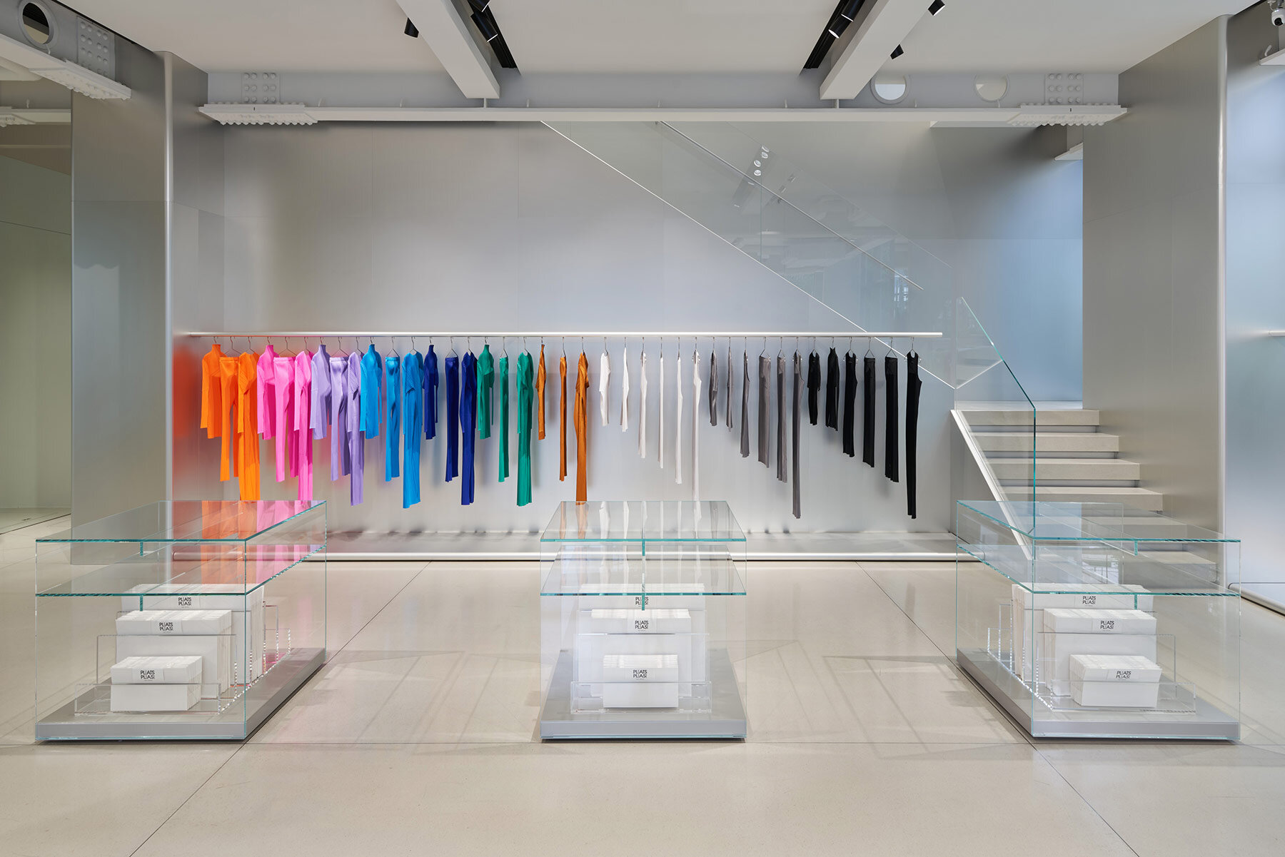 issey-miyake-pleats-please-tokyo-japan-tokujin-yoshioka-designboom-08a