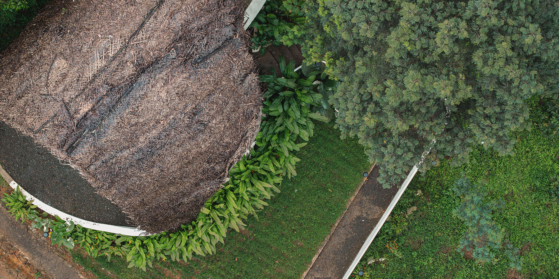 organic-shell-roof-mud-sculptural-eco-retreat-india-earth-embrace-raving-dots-studio-designboom-1800-2
