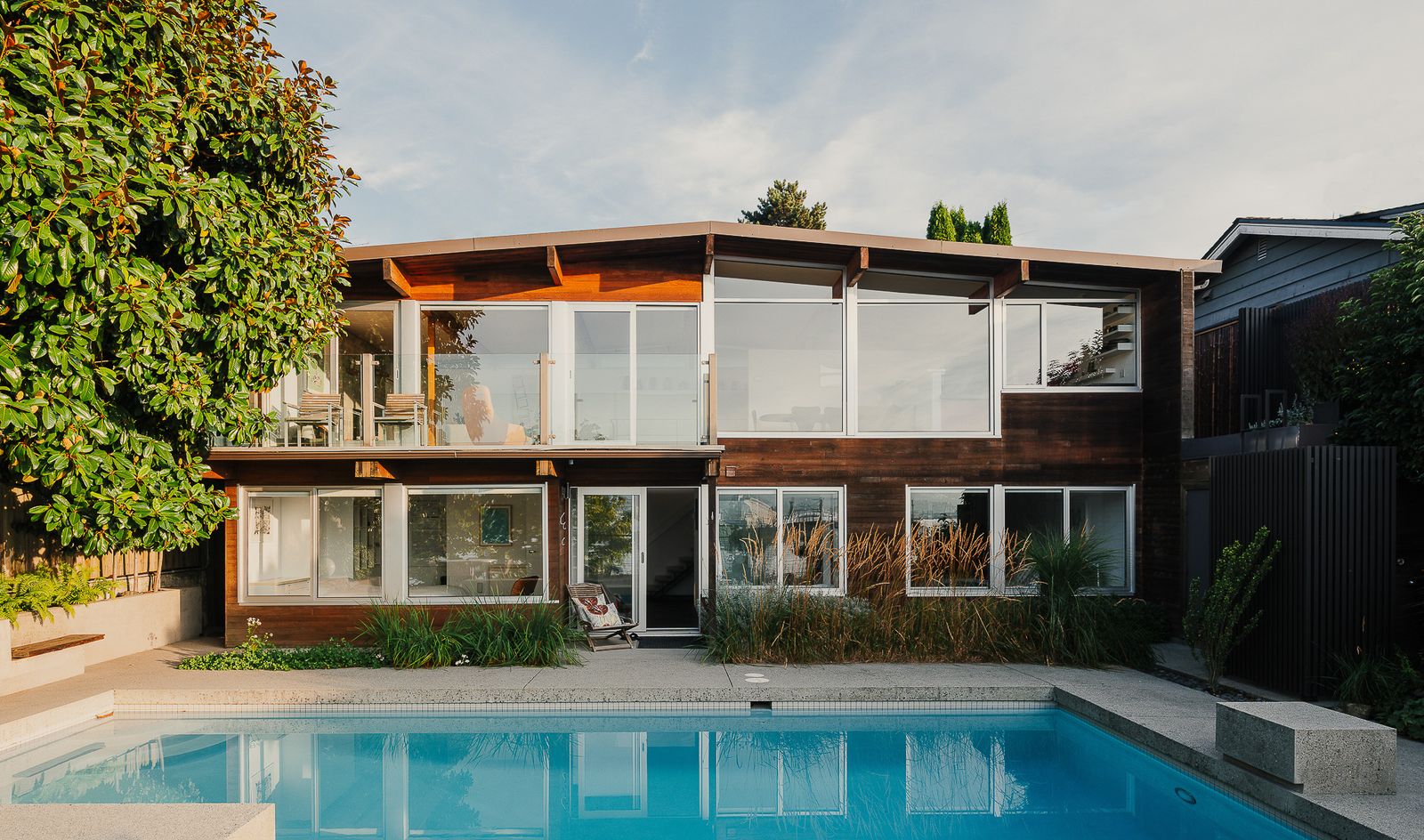 The 1961 H.H. Pitts Residence is the only post-and-beam home on the block with a pool.
